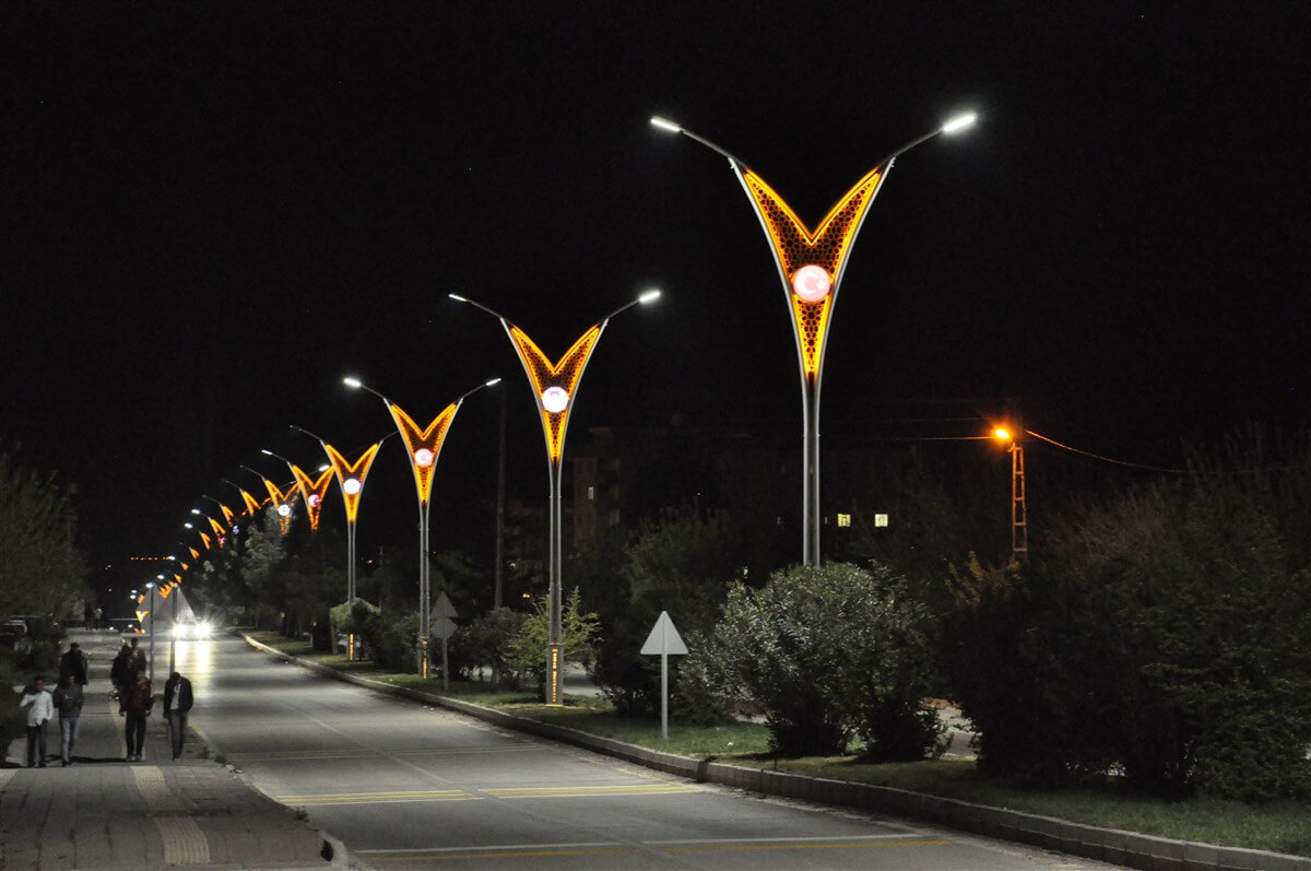 fi@decorative-poles-1